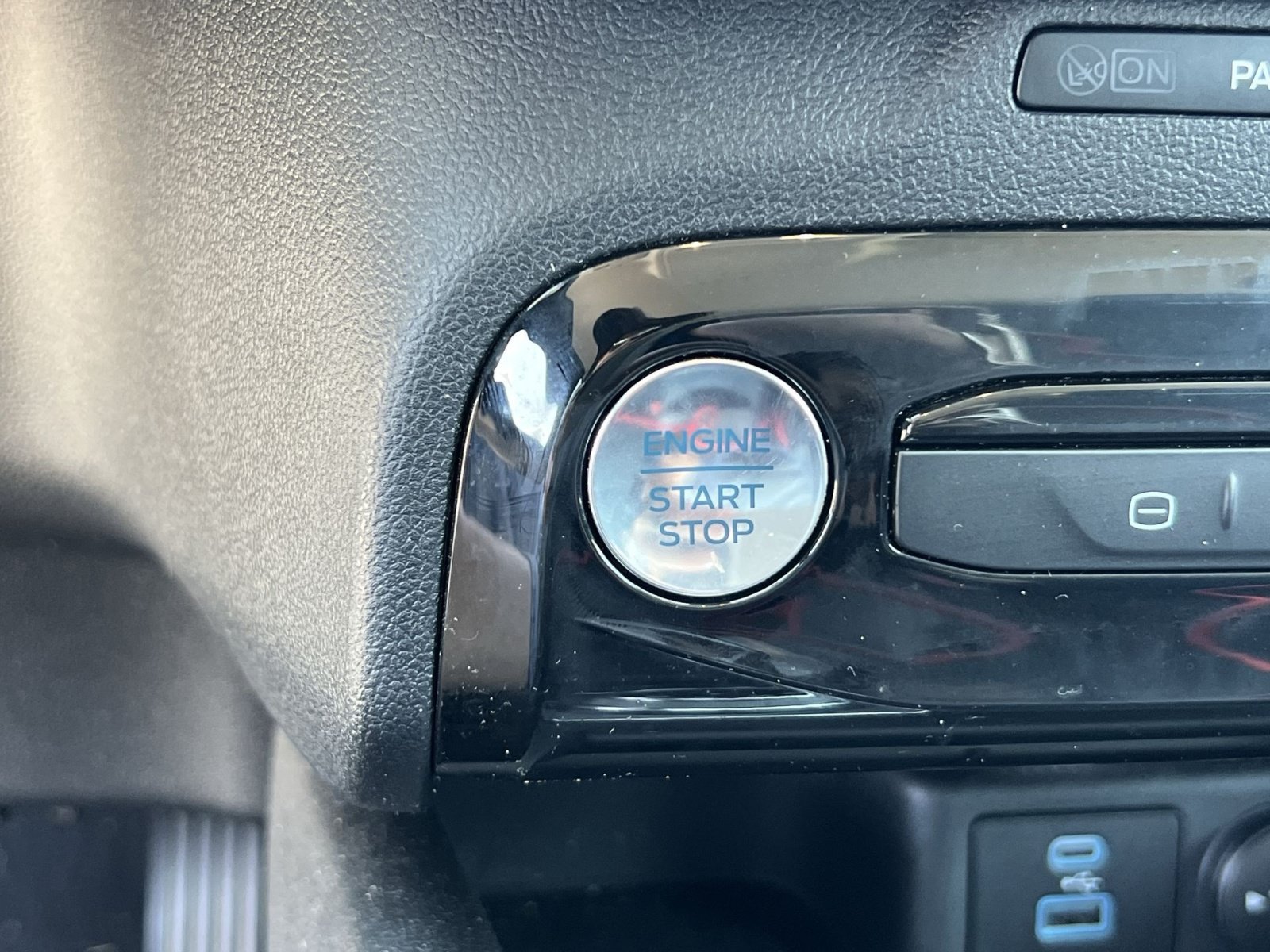 Used 2023 Ford Escape Active w/ Tech Pack #1 FWD image 34