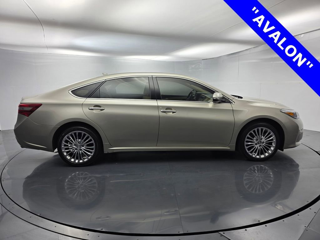 Used 2017 Toyota Avalon Limited image 3