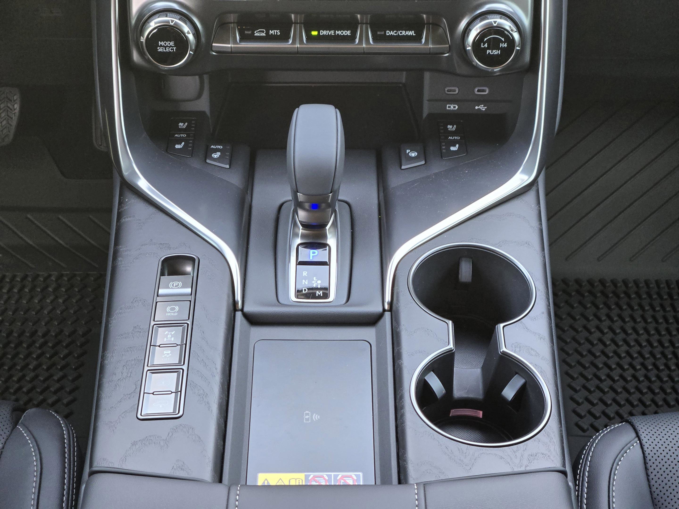 New 2026 Lexus LX 700h Luxury AWD/4WD image 12