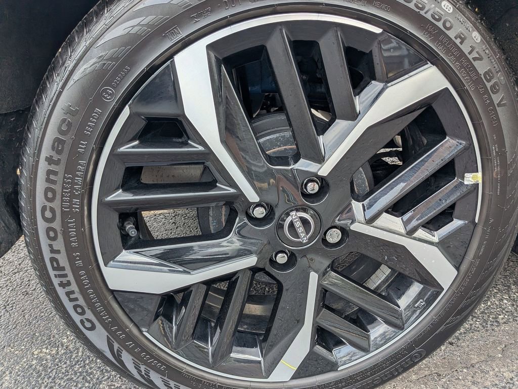 Used 2024 Nissan Versa SR image 26