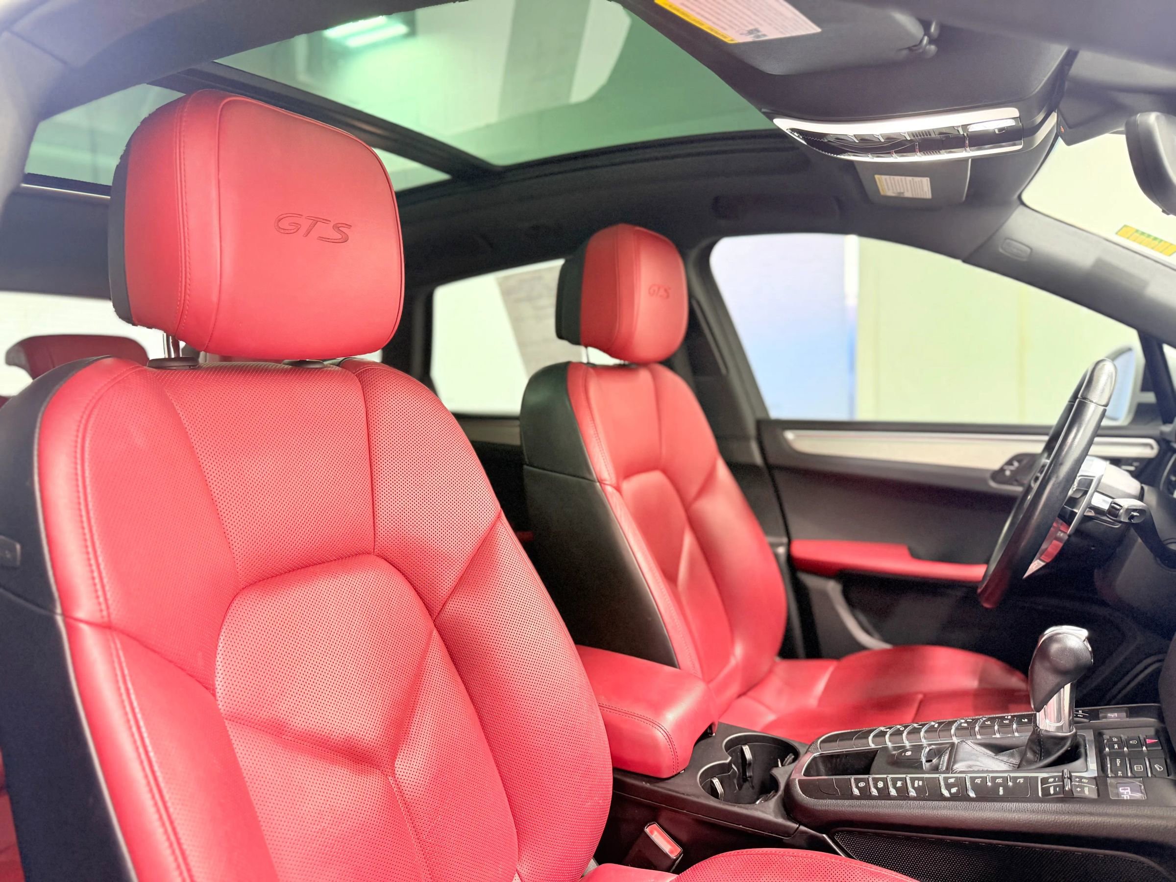 Used 2018 Porsche Macan GTS image 27