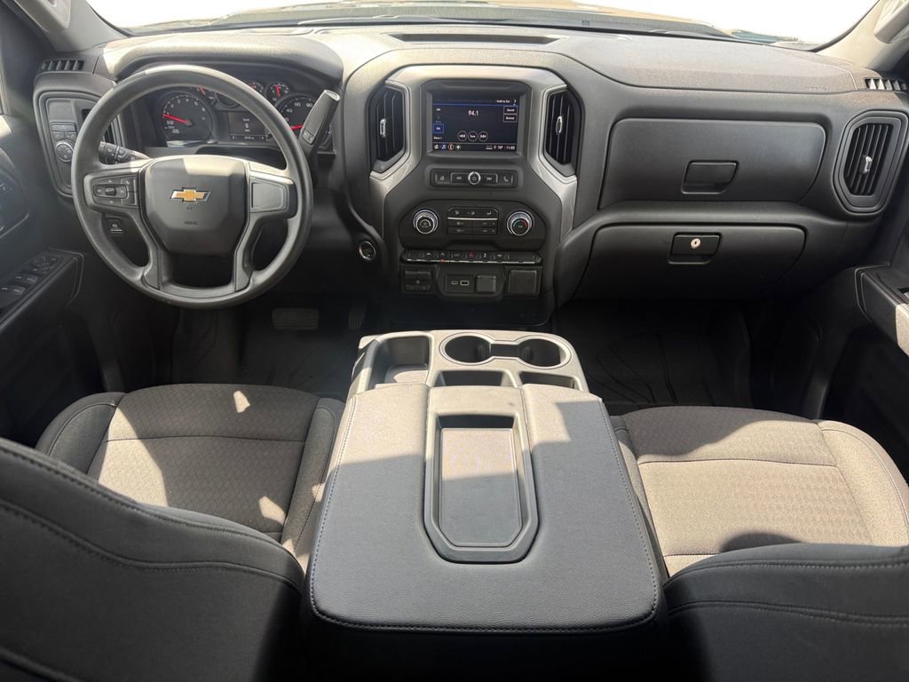 Certified 2025 Chevrolet Silverado 1500 Custom w/ LPO, Dark Essentials Package image 12