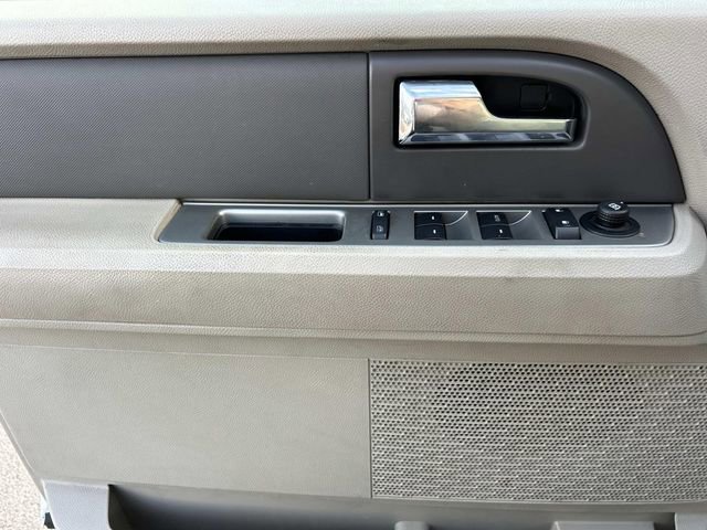 Used 2011 Ford Expedition EL XLT image 31