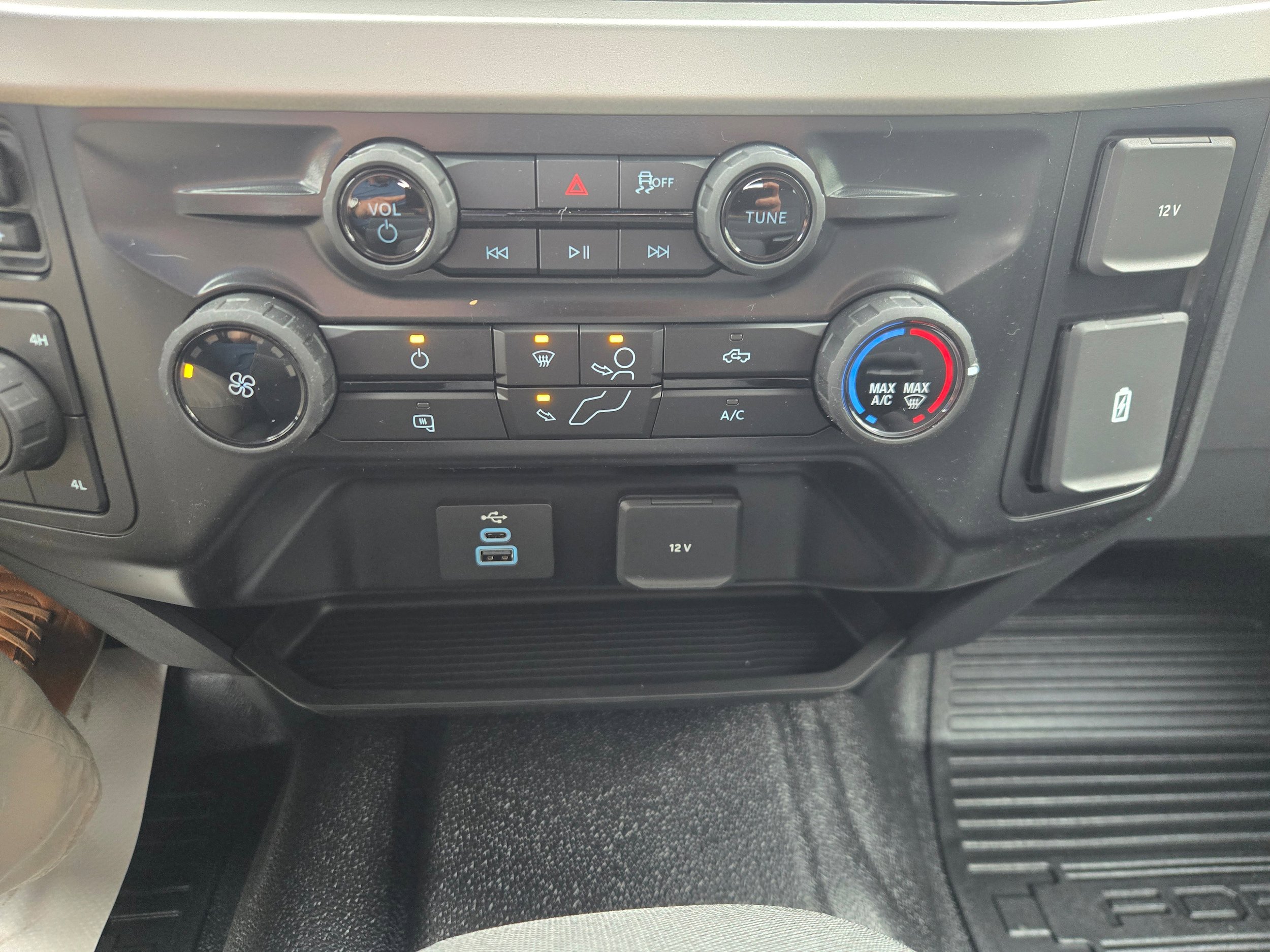 New 2026 Ford F250 XL w/ XL Chrome Package image 20