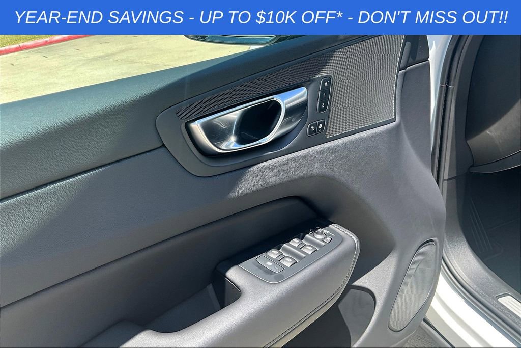 Used 2025 Volvo XC60 B5 Core w/ Climate Package image 33