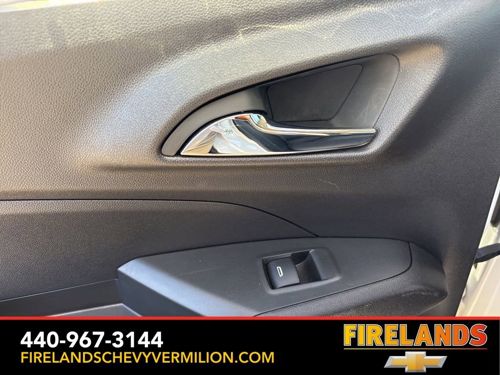 Certified 2025 Chevrolet Trax LT w/ LT Convenience Package image 37