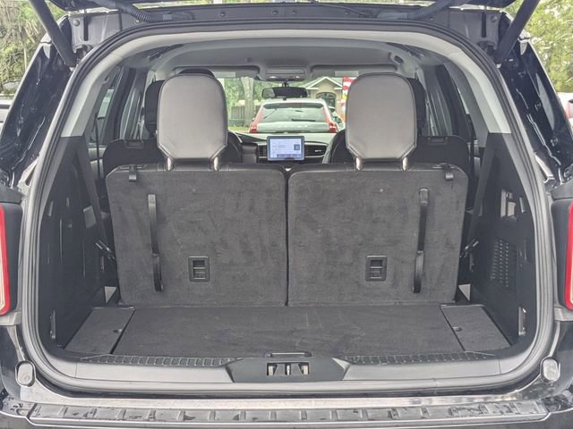 Used 2022 Ford Explorer XLT w/ Equipment Group 202A image 17