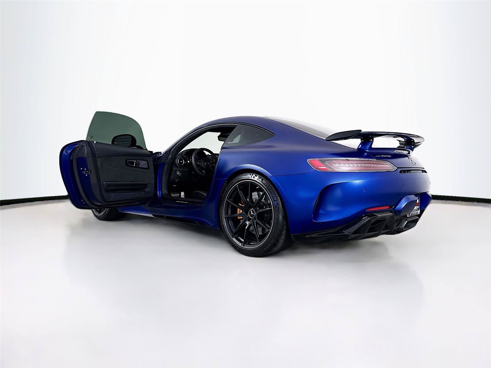 Used 2020 Mercedes-Benz AMG GT R w/ Exclusive Interior Package image 34