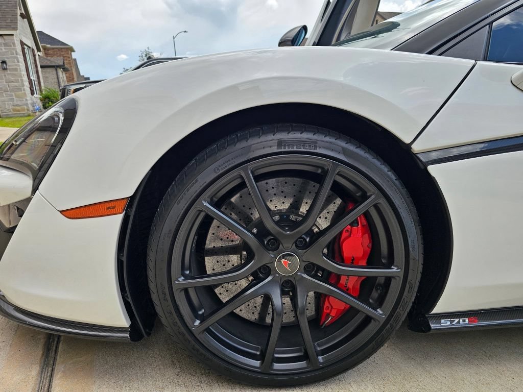 Used 2016 McLaren 570S Coupe RWD image 25