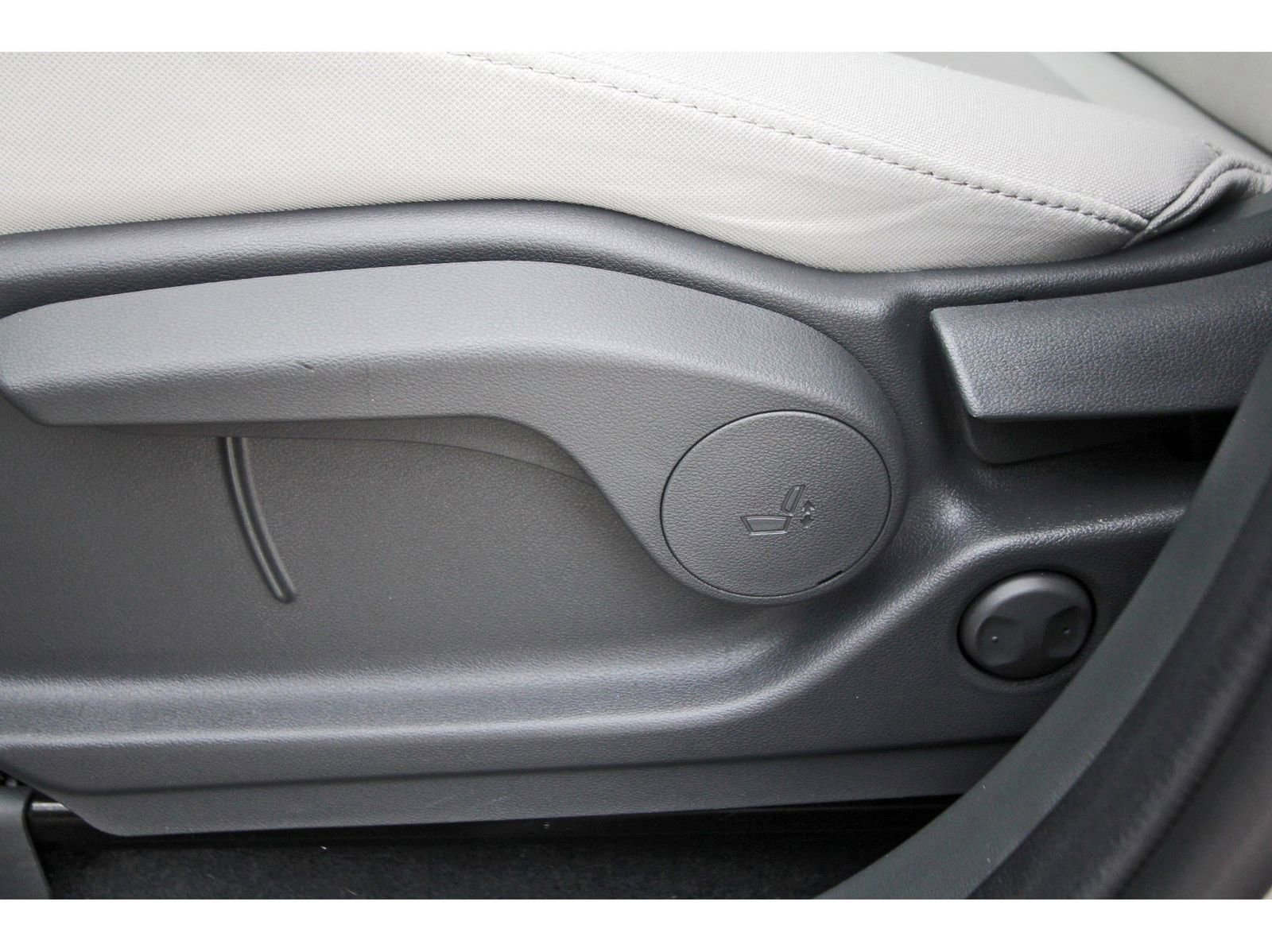 Used 2025 Hyundai Santa Fe SE image 29