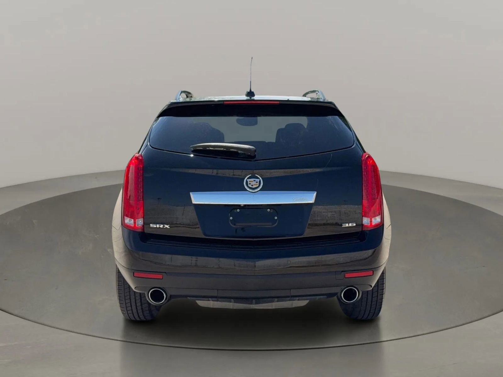 Used 2016 Cadillac SRX Luxury w/ Driver Awareness Package FWD image 4