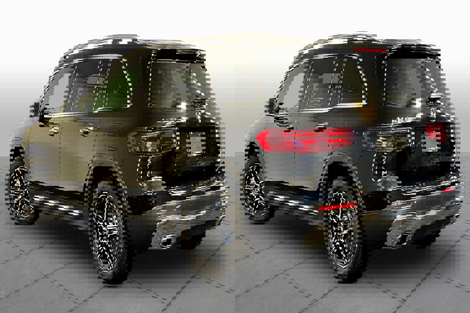 New 2026 Mercedes-Benz GLB 250 4MATIC image 3