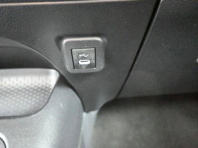 Used 2025 Toyota Corolla LE image 31