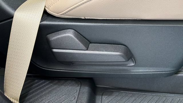 Used 2021 Ford Explorer Limited w/ Hybrid Equipment Group 310A RWD image 29