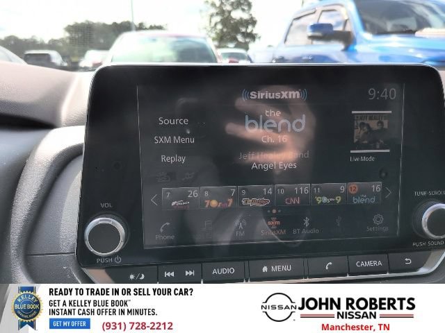 Used 2023 Nissan Rogue SV FWD image 12