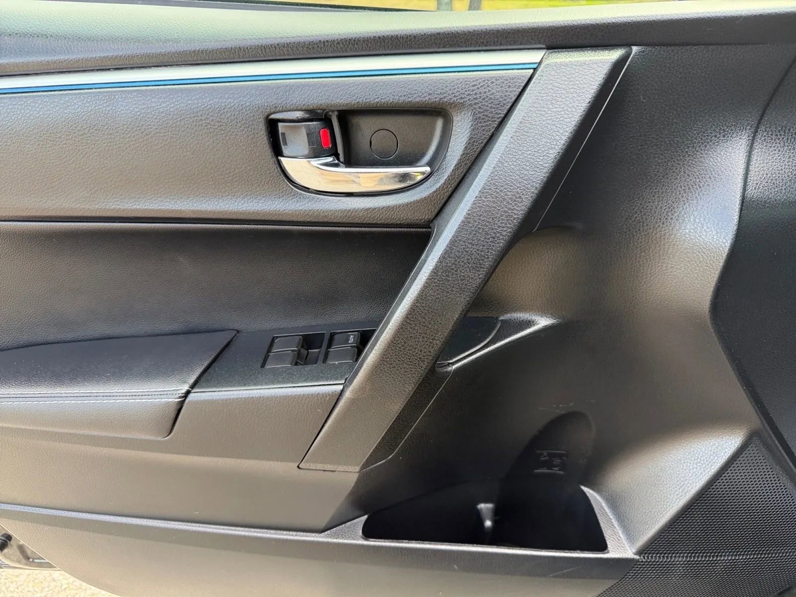 Used 2016 Toyota Corolla S FWD image 16