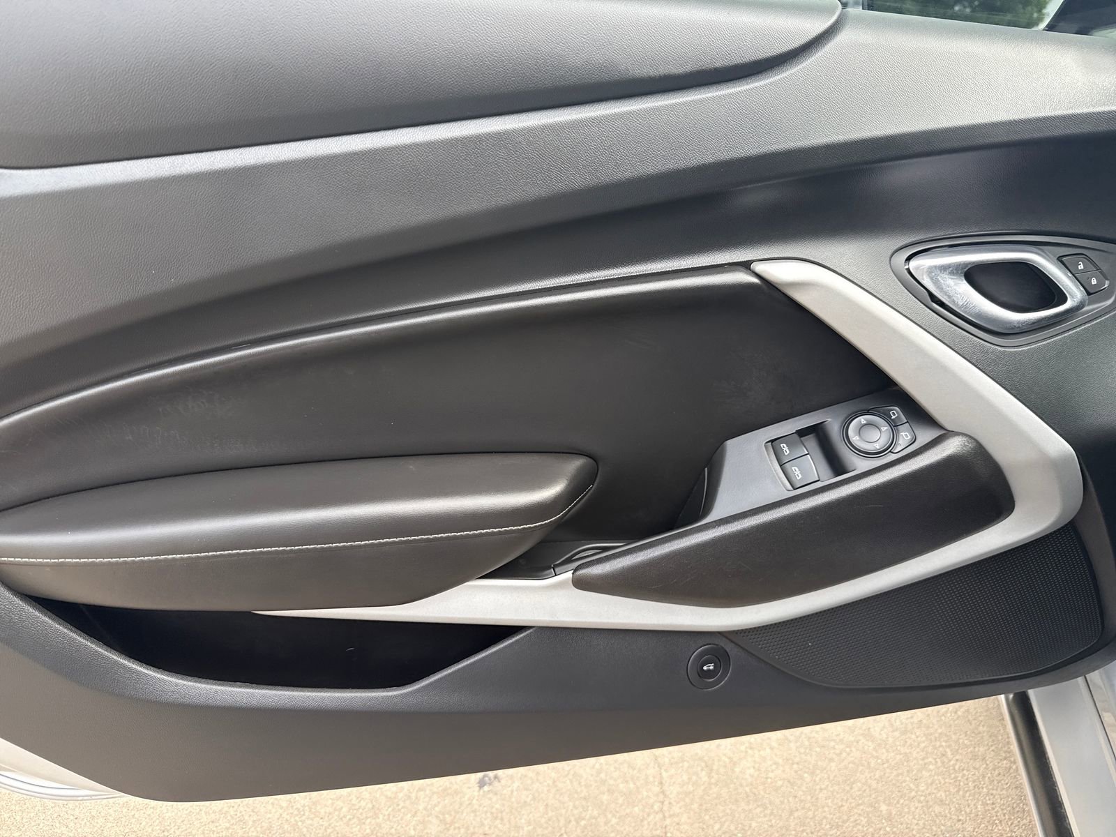 Used 2018 Chevrolet Camaro SS RWD image 18