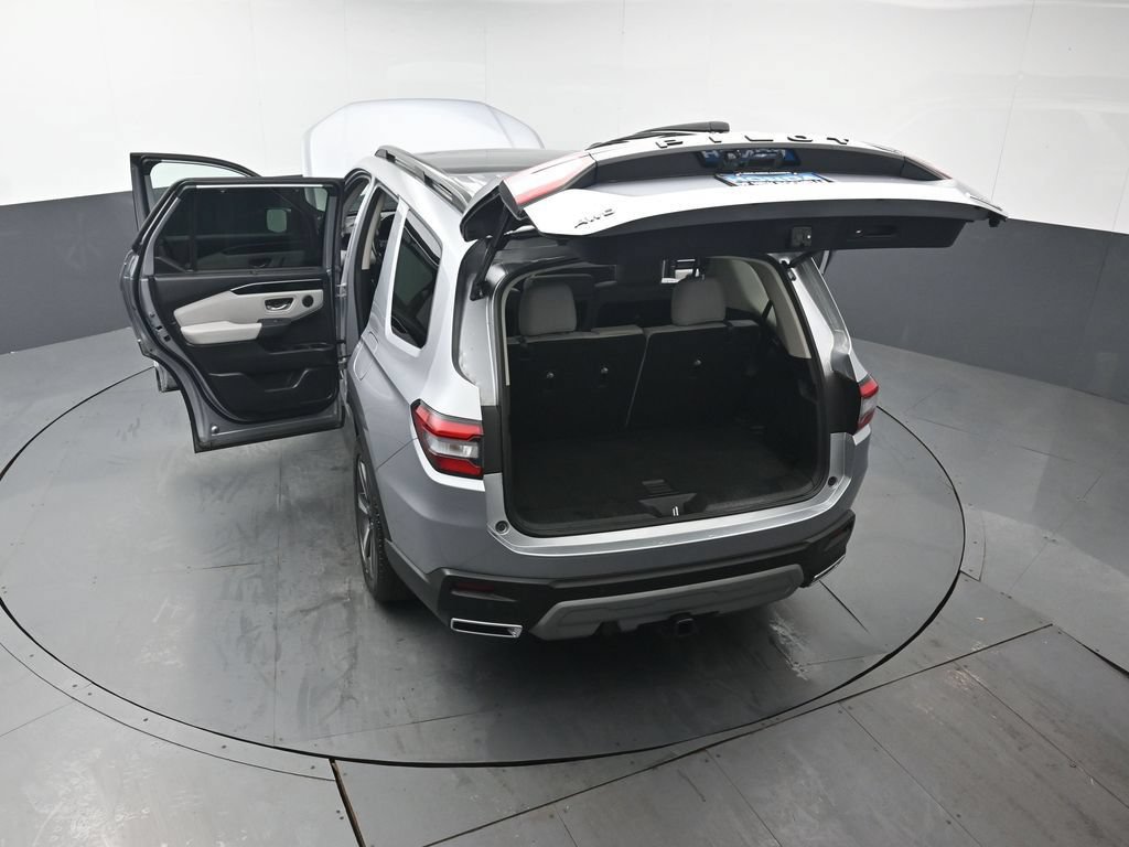Certified 2025 Honda Pilot Touring image 53