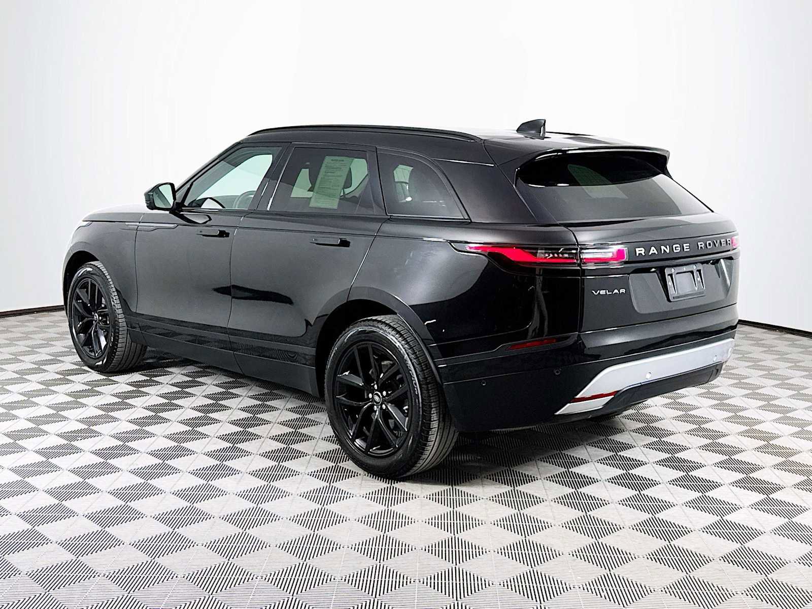 Used 2025 Land Rover Range Rover Velar S image 7