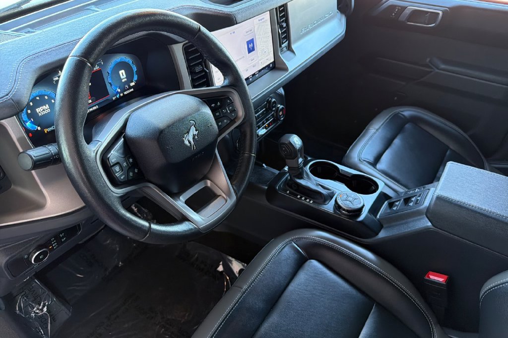 Used 2025 Ford Bronco Outer Banks AWD/4WD image 3