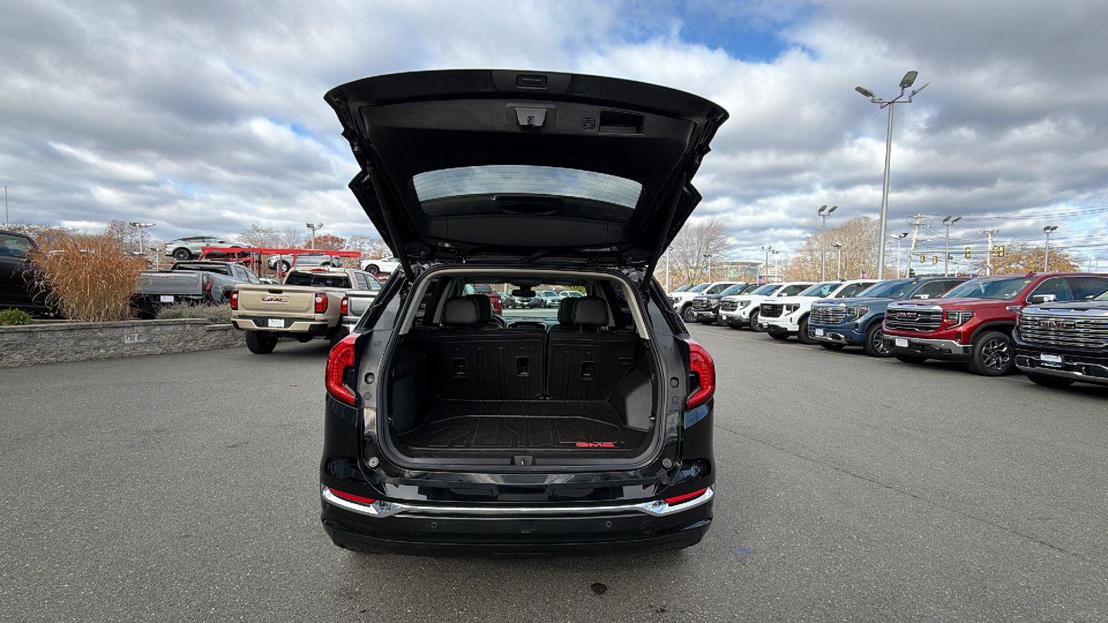 Used 2023 GMC Terrain Denali image 29