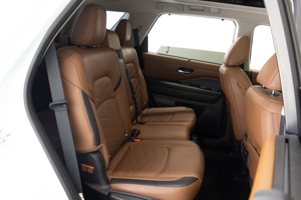 Used 2025 Nissan Pathfinder Platinum w/ Cargo Package FWD image 25
