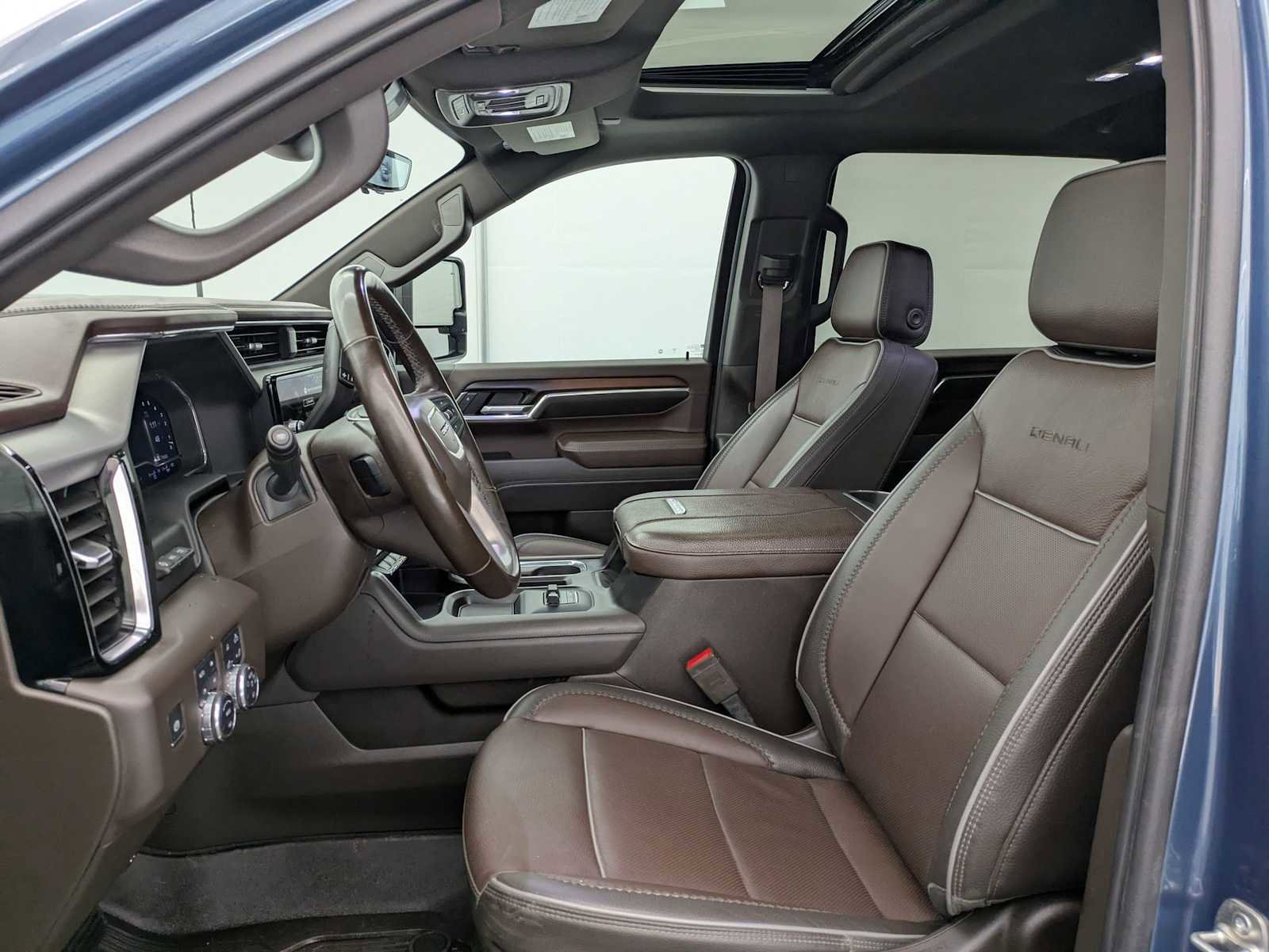 Used 2025 GMC Sierra 2500 Denali w/ Denali Reserve Package image 18