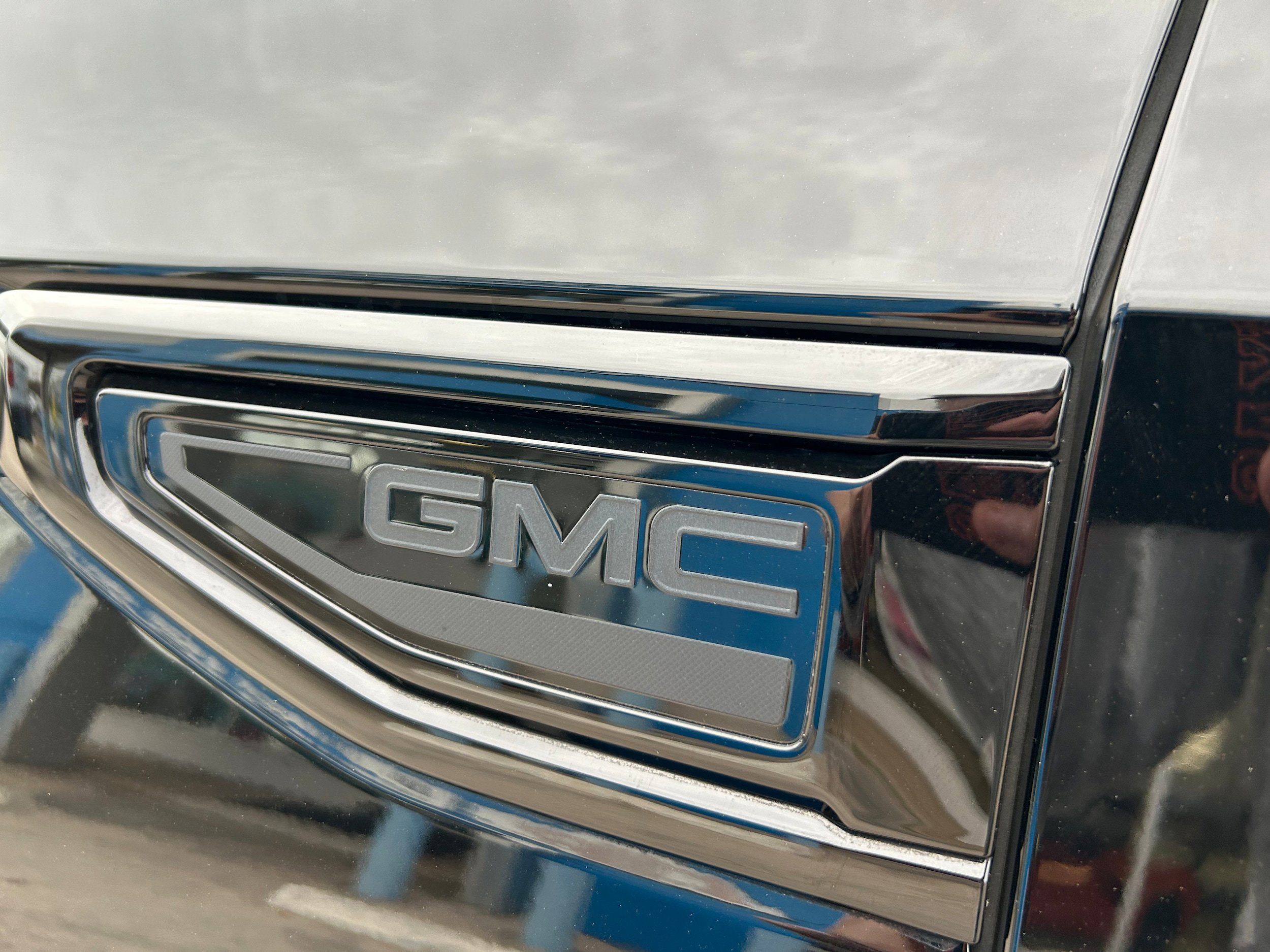Used 2024 GMC Yukon AT4 w/ AT4 Premium Plus Package image 6