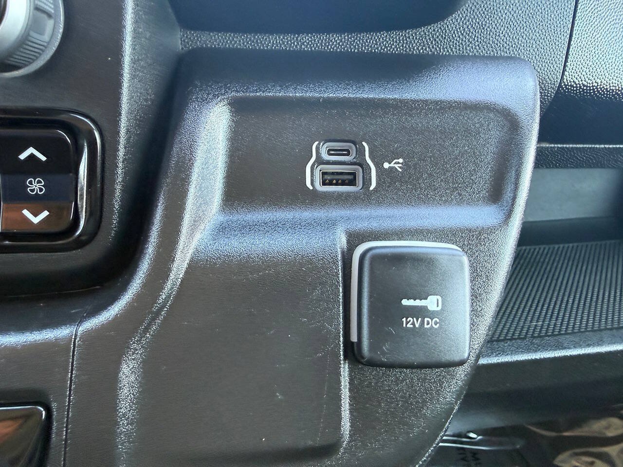 Used 2025 RAM ProMaster 2500 w/ Convenience Group FWD image 38