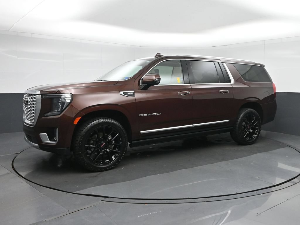 Used 2023 GMC Yukon XL Denali AWD/4WD image 3