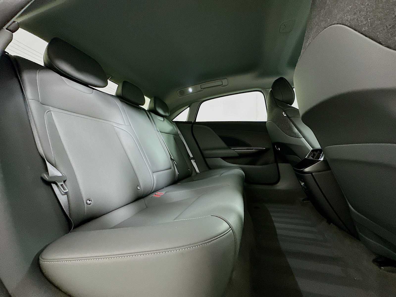 Used 2025 Lucid Air Pure RWD image 24