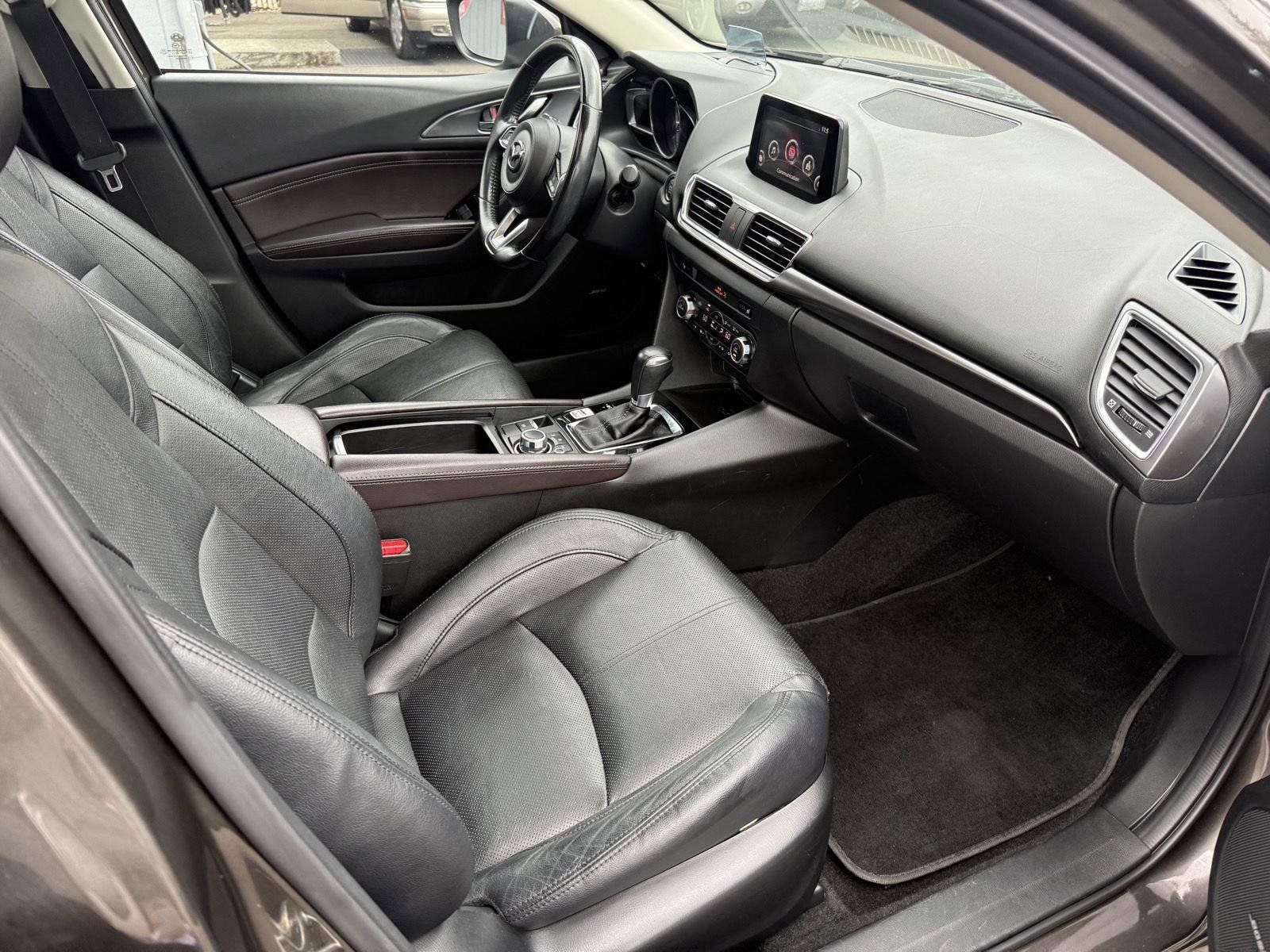 Used 2017 MAZDA MAZDA3 Grand Touring image 20