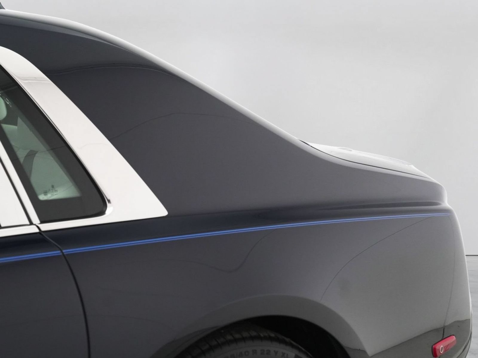 New 2026 Rolls-Royce Phantom Sedan RWD image 30
