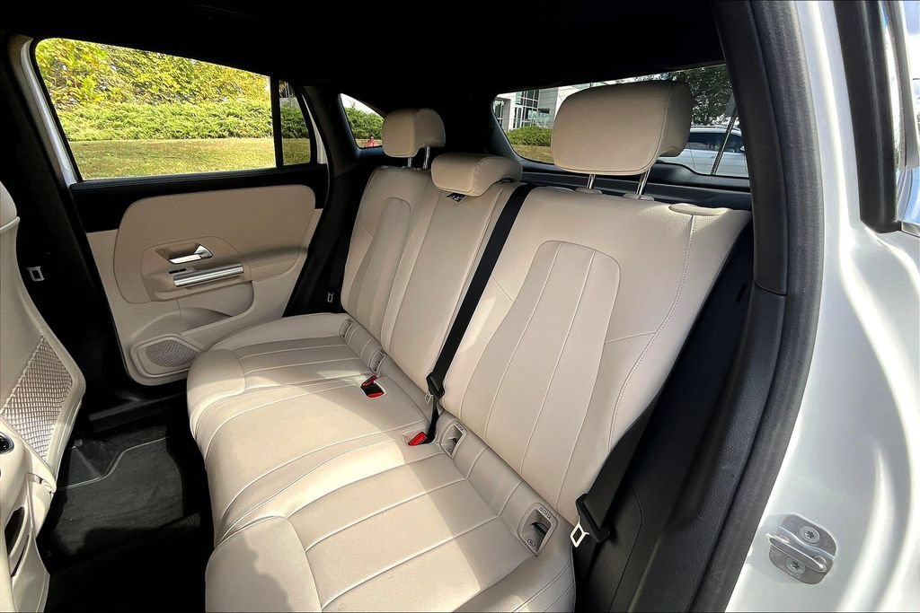Certified 2025 Mercedes-Benz GLA 250 4MATIC image 28