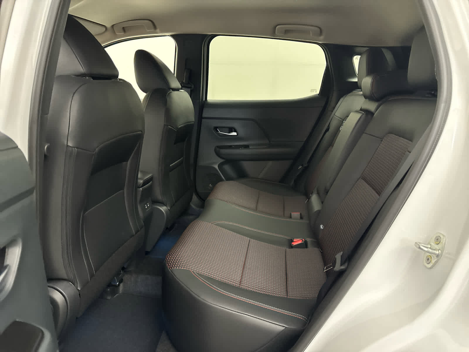 New 2026 Nissan Kicks SR w/ Illumination Package image 11