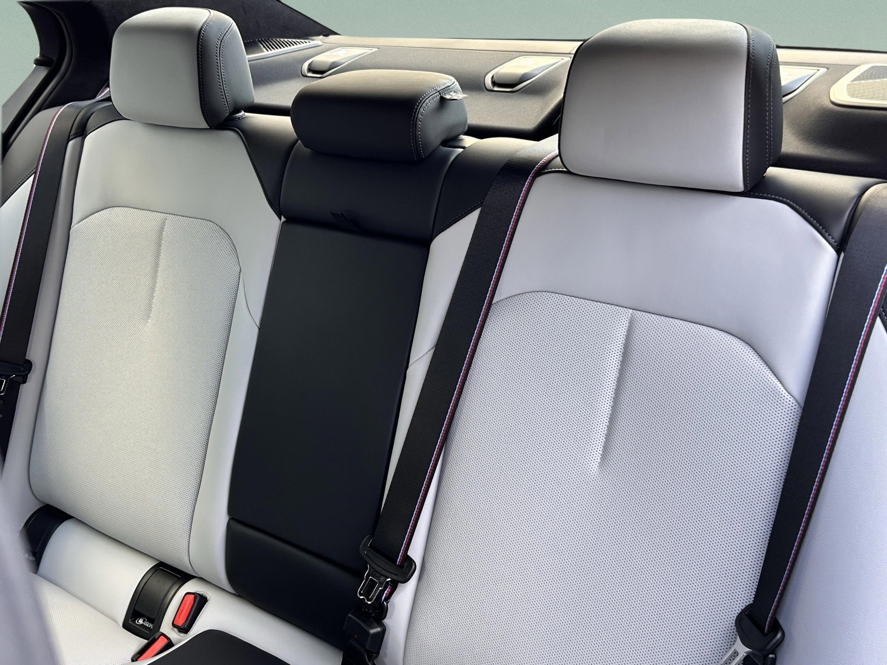 Used 2026 BMW M5 w/ Executive Package AWD/4WD image 31