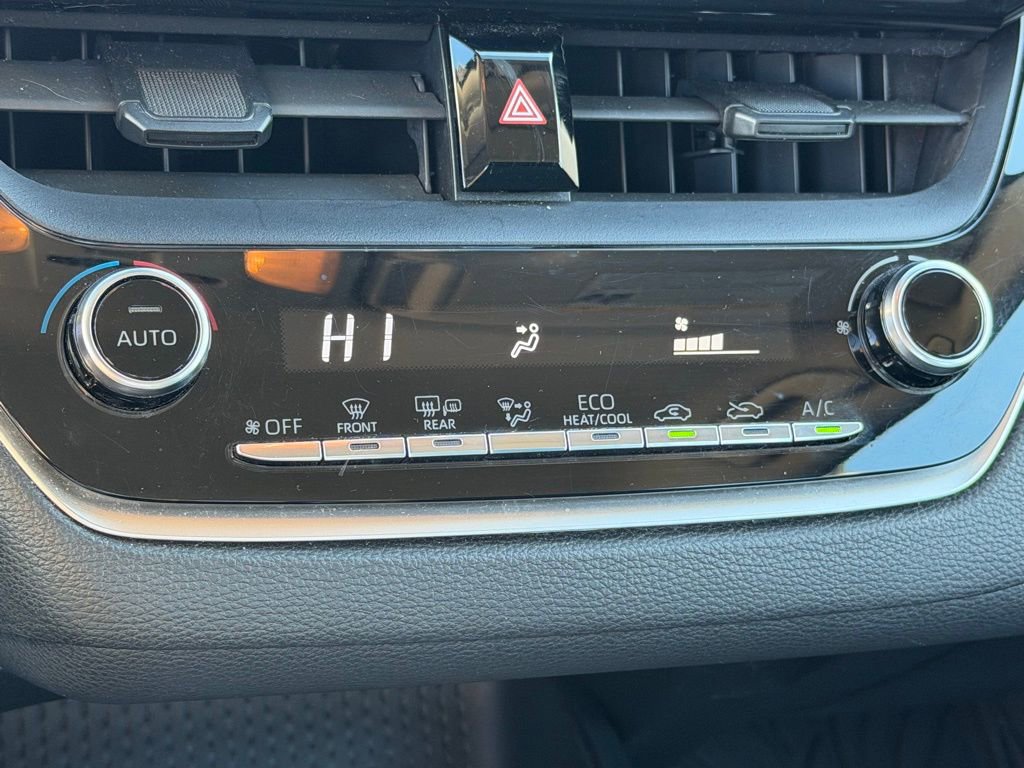 Used 2021 Toyota Corolla LE image 20