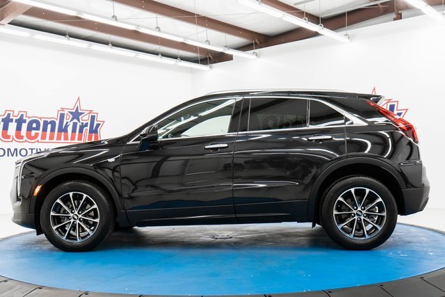 Used 2024 Cadillac XT4 Premium Luxury image 5