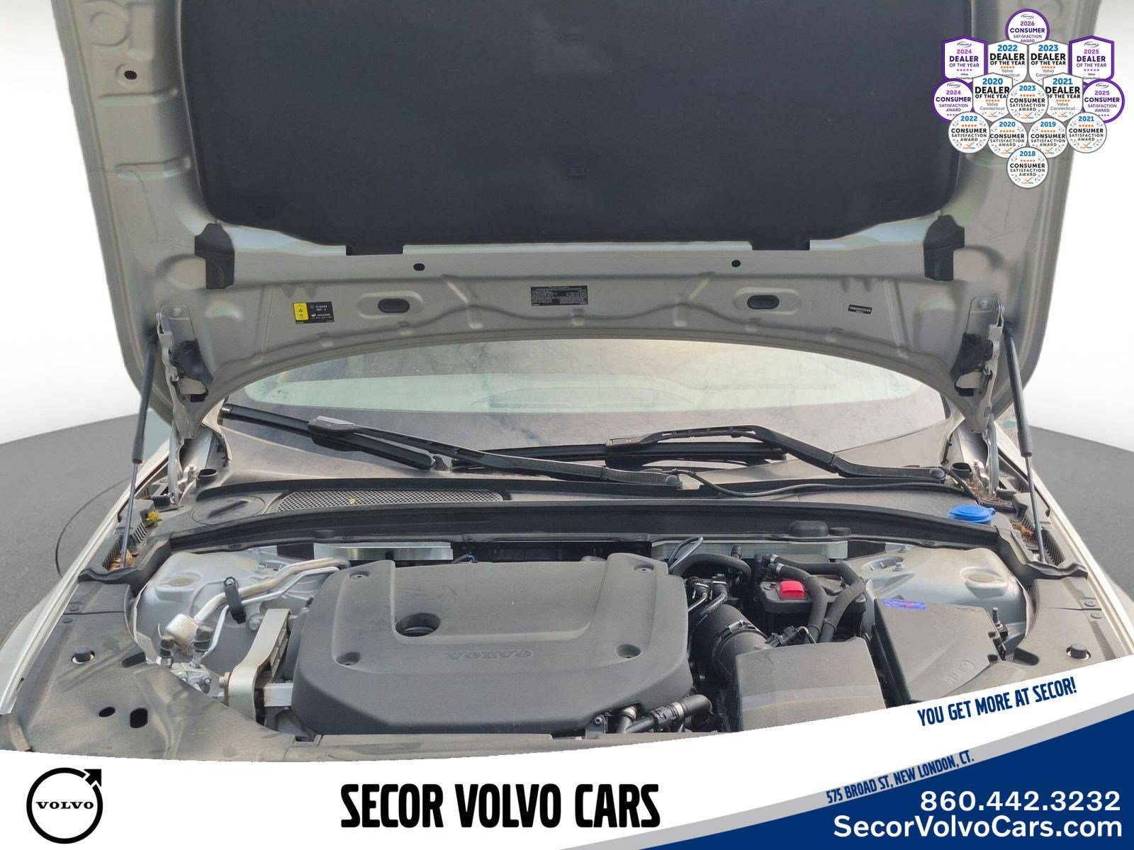 Used 2025 Volvo V90 B6 Cross Country Plus AWD/4WD image 30