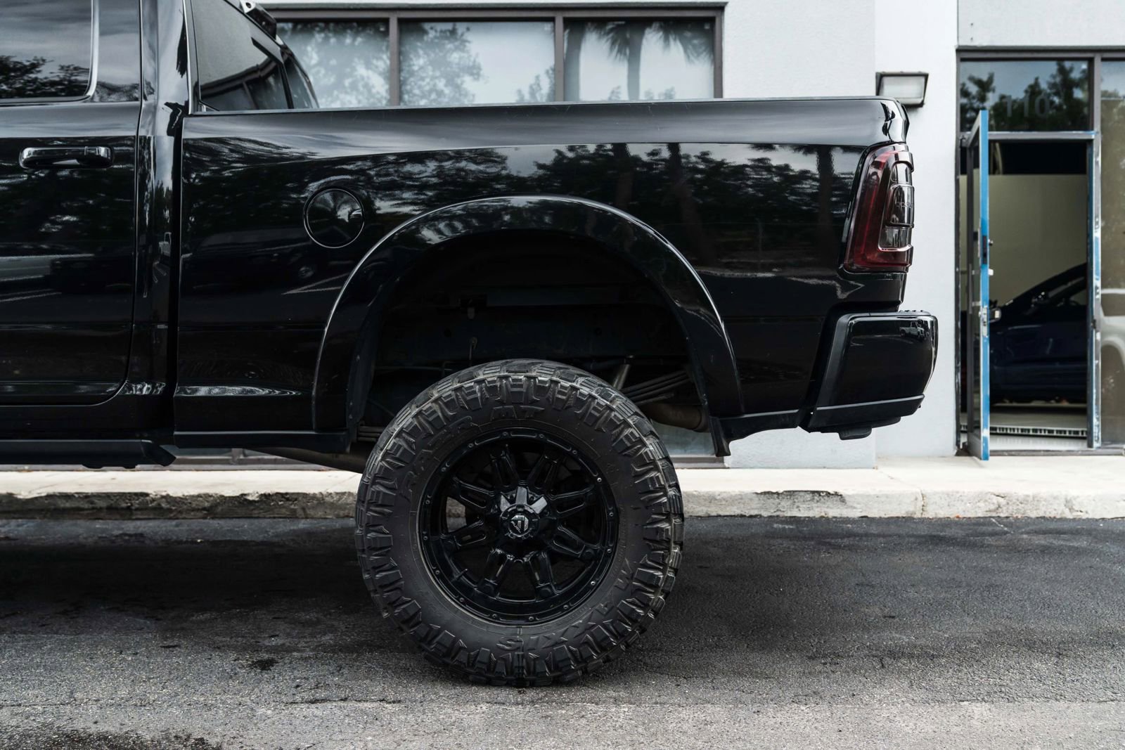 Used 2019 RAM 3500 Laramie AWD/4WD image 9