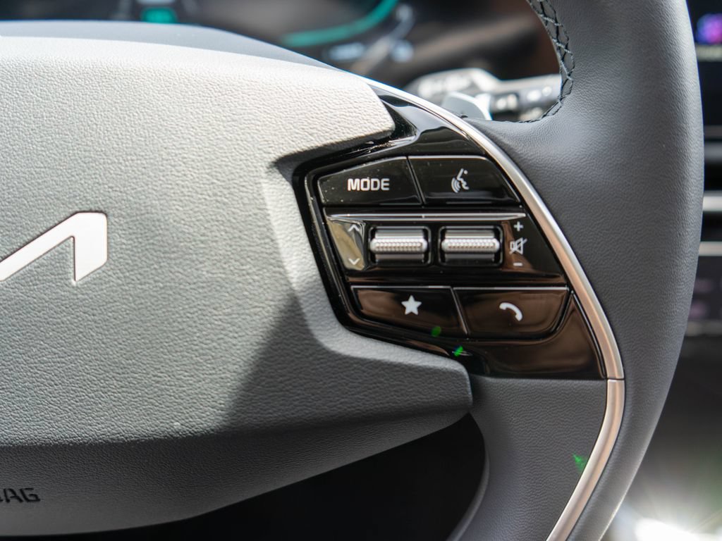 New 2026 Kia Niro EX FWD image 18