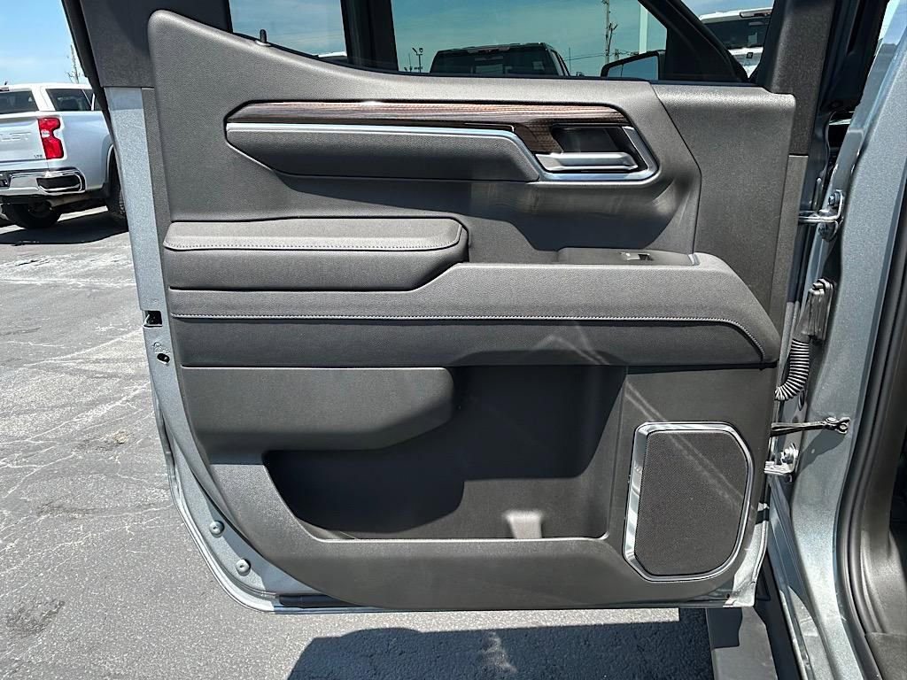 New 2025 Chevrolet Silverado 1500 RST w/ Dark Appearance Package image 20