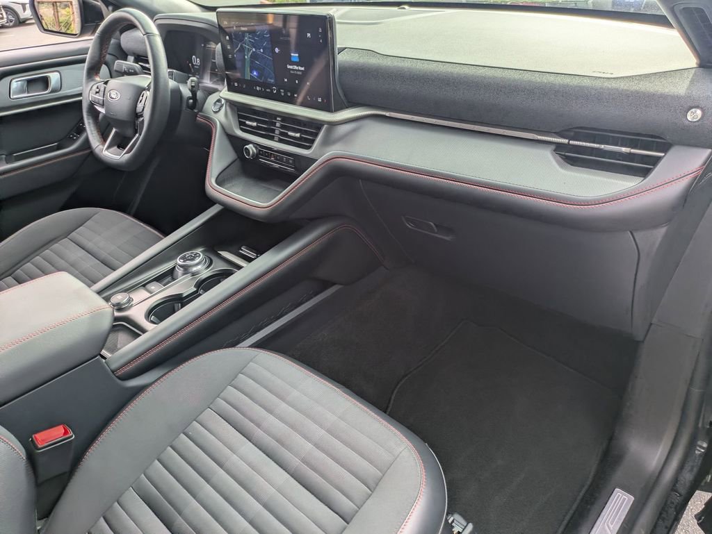 Used 2025 Ford Explorer ST-Line w/ ST-Line Street Pack image 31