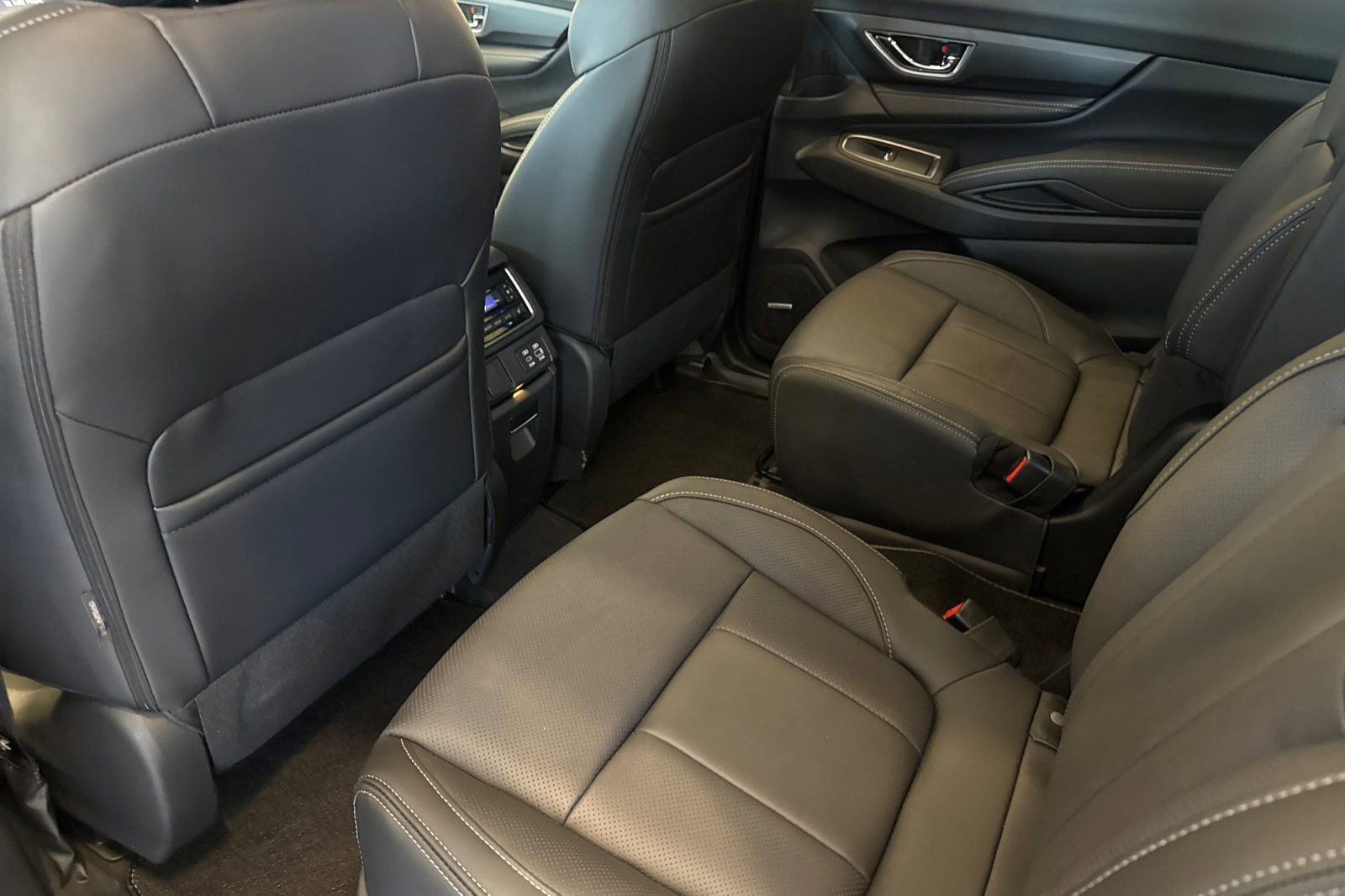 New 2026 Subaru Ascent Limited w/ Popular Package #2 image 11