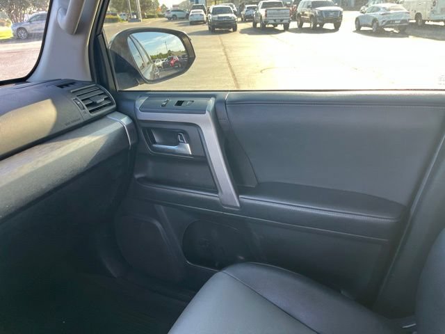 Used 2022 Toyota 4Runner SR5 Premium w/ Moonroof Package RWD image 28