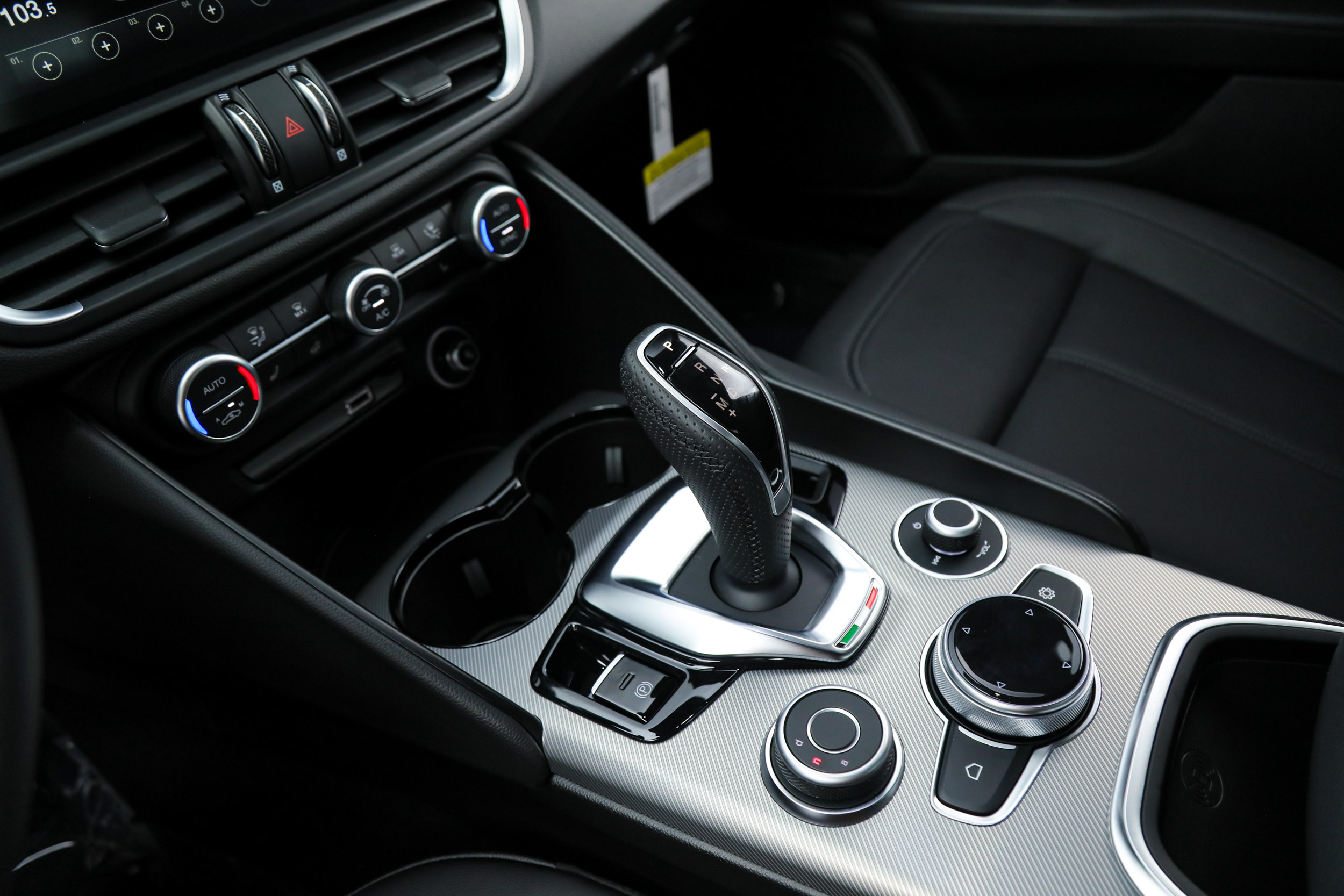 New 2026 Alfa Romeo Giulia w/ Driving Assist Package RWD image 21