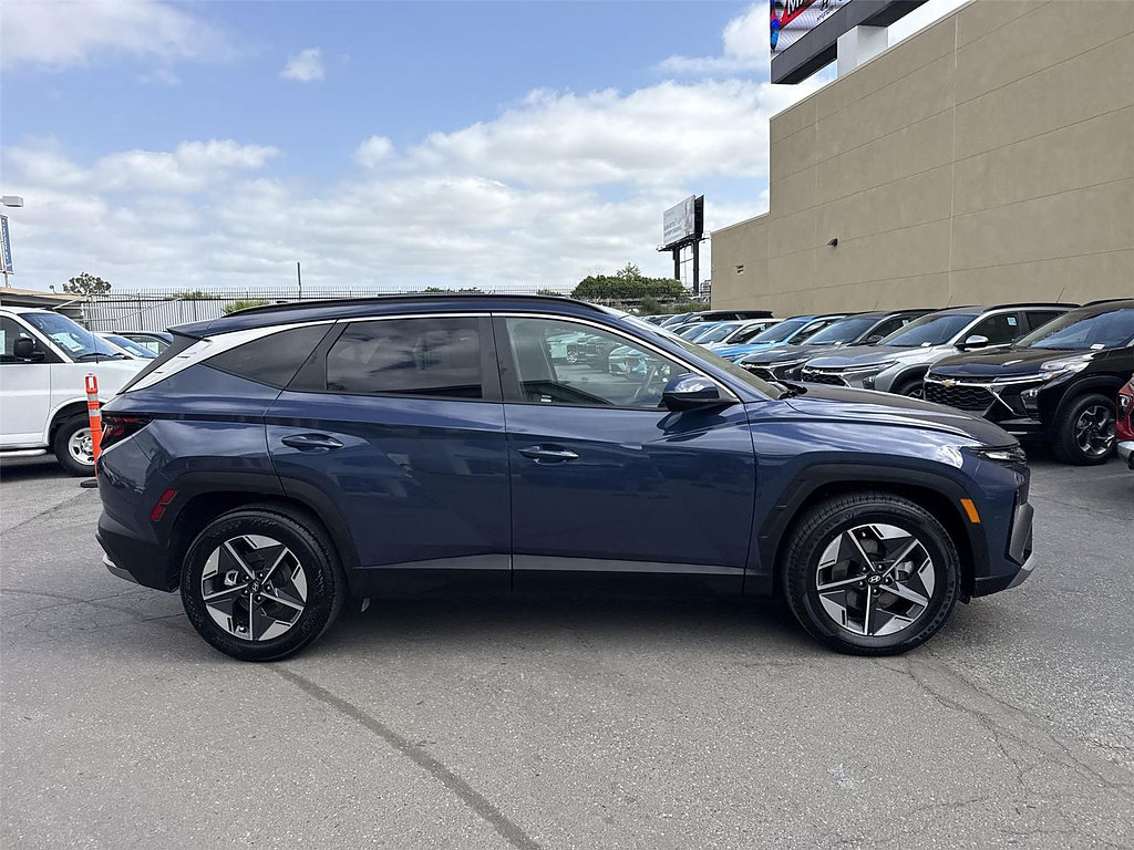 Used 2025 Hyundai Tucson SEL FWD image 2