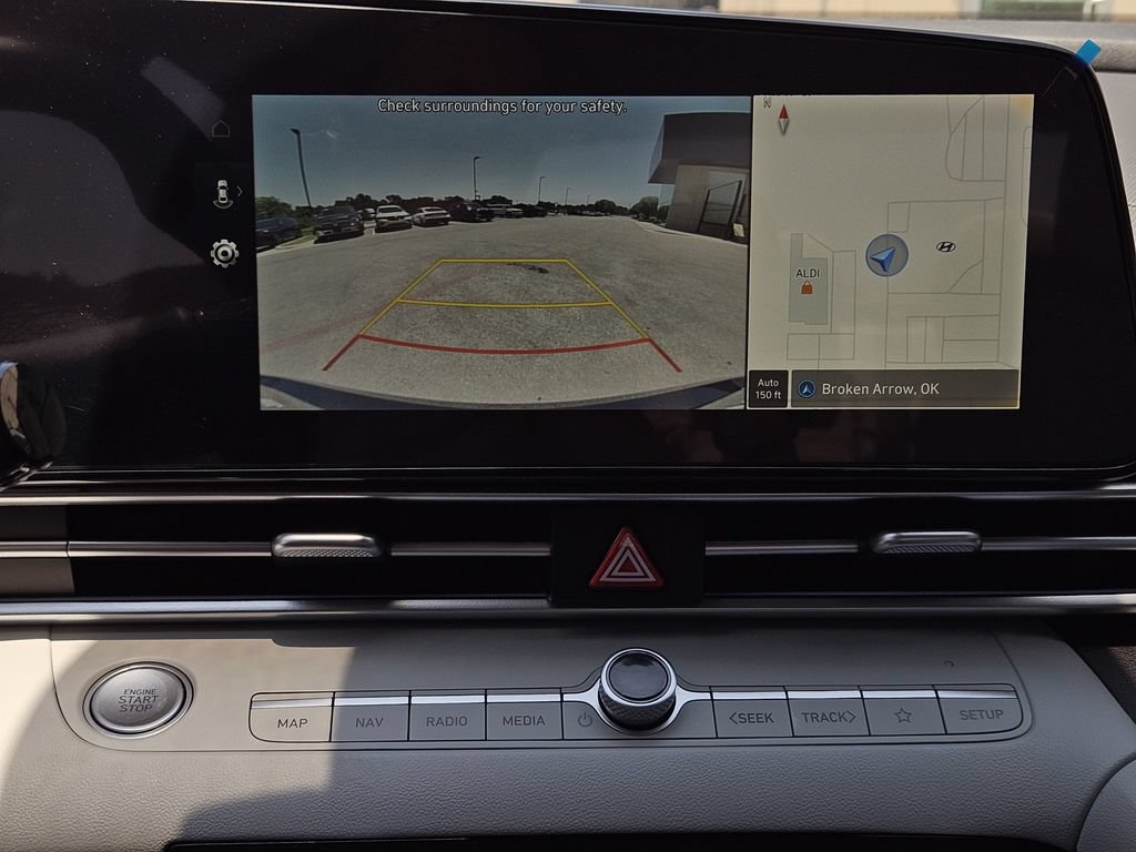 New 2026 Hyundai Elantra Limited FWD image 18
