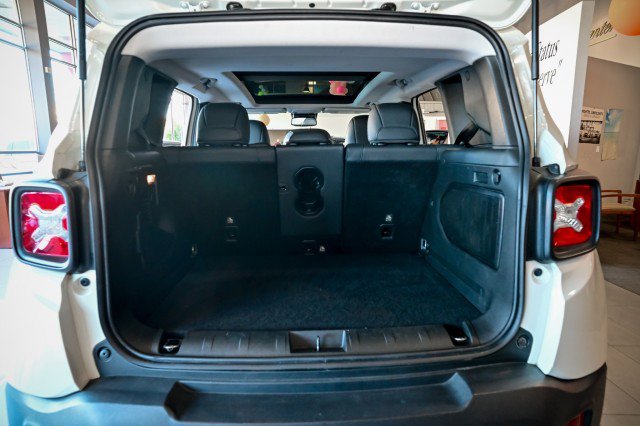 Used 2022 Jeep Renegade Limited w/ Sun, Sound & Wheels Group AWD/4WD image 19