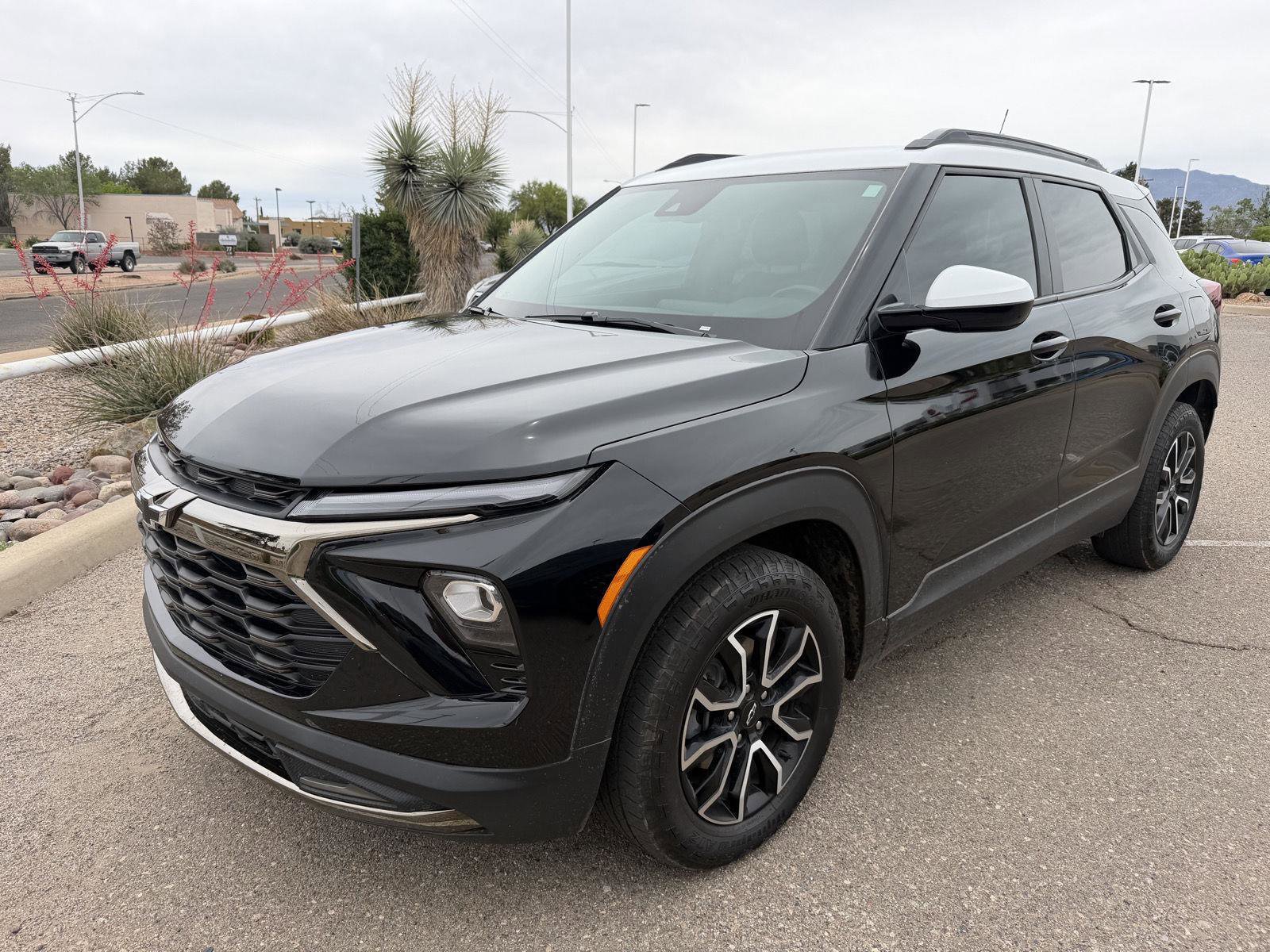 Used 2025 Chevrolet TrailBlazer ACTIV w/ Driver Confidence Package FWD image 1